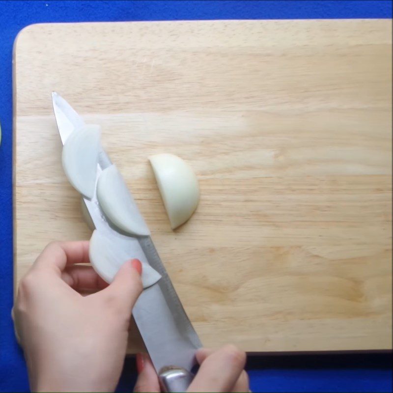 Step 1 Prepare the ingredients for Spicy Cheese Sausage with Ramen Noodles