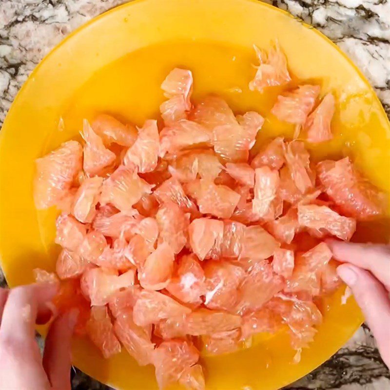 Step 1 Prepare the ingredients for Pomelo Salad with Pig Ears