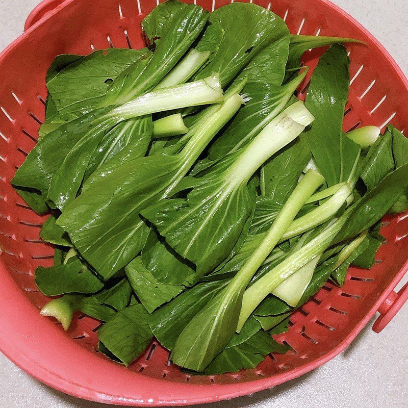 Step 1 Prepare ingredients for stir-fried bok choy with straw mushrooms