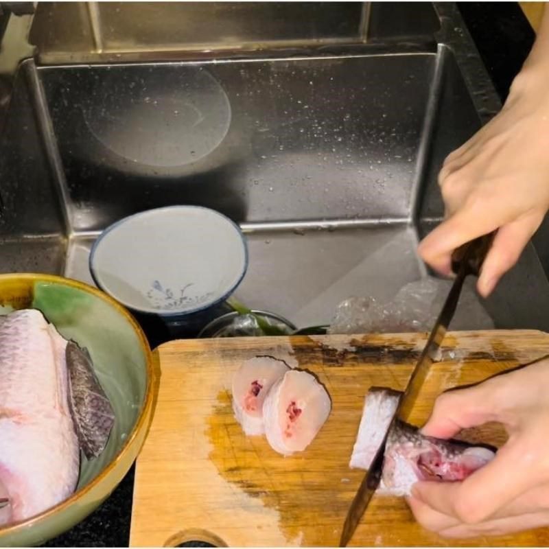 Step 1 Prepare the ingredients for Garlic Fish Sauce Fish