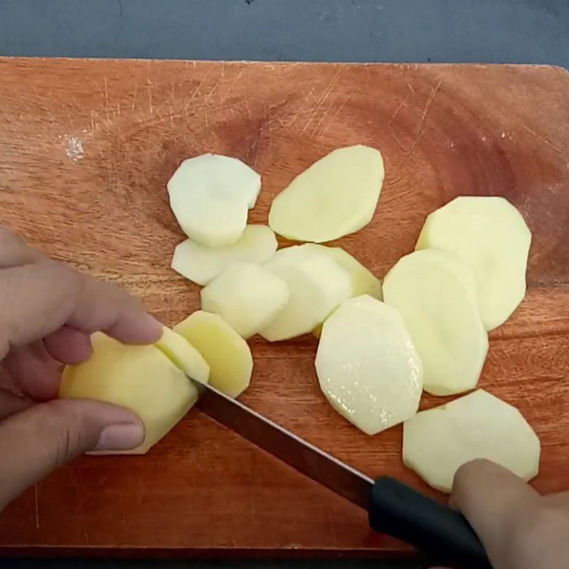 Step 1 Prepare the ingredients for Fried Tofu with Scallion Sauce