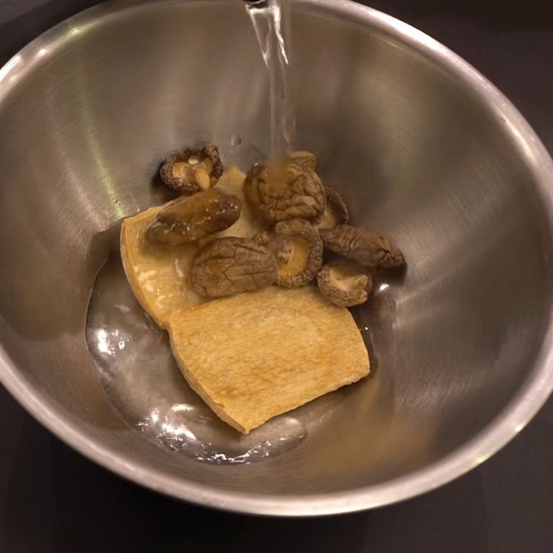 Step 1 Prepare the filling for vegetarian mixed mooncake