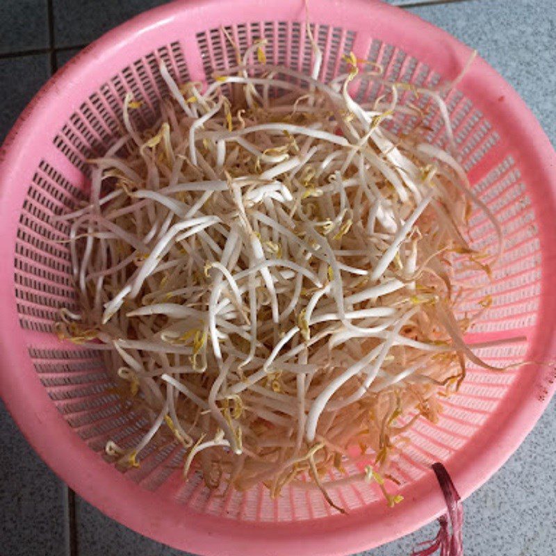 Step 1 Prepare vegetables for Mixed Fried Noodles with fresh noodles