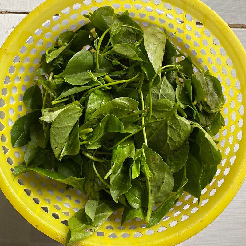 Step 1 Prepare Malabar Spinach and Clams Clam Soup with Malabar Spinach