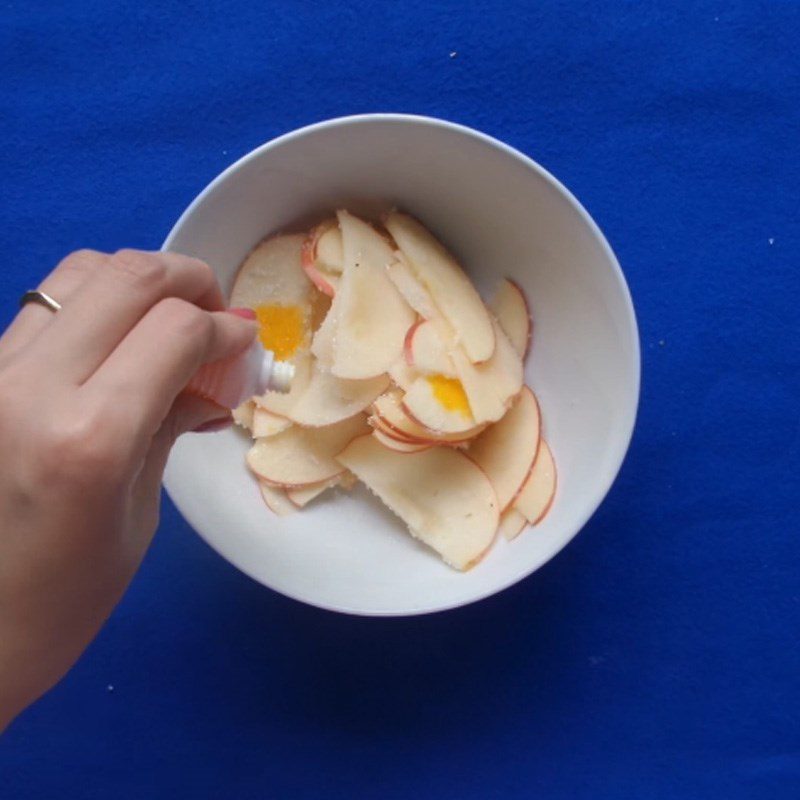 Step 1 Prepare the Apples for Jelly with Rose Filling