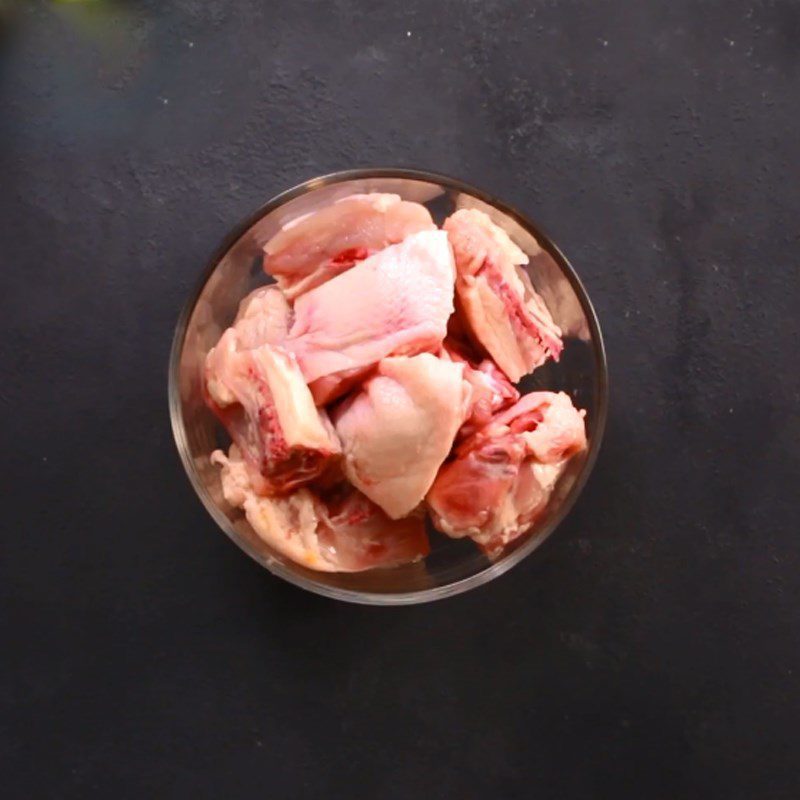 Step 1 Prepare the chicken Stir-fried Chicken with Fresh Milk