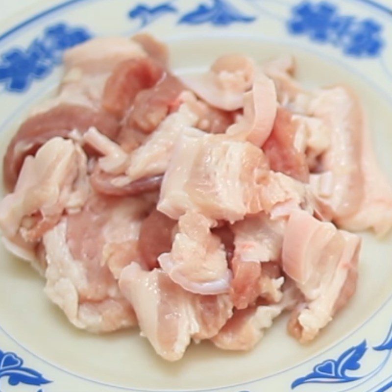 Step 1 Preparation and marinating the pork for Stir-fried Cabbage with Pork