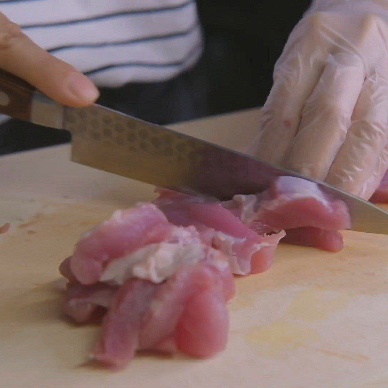 Step 1 Prepare pork for stone grilled sausage