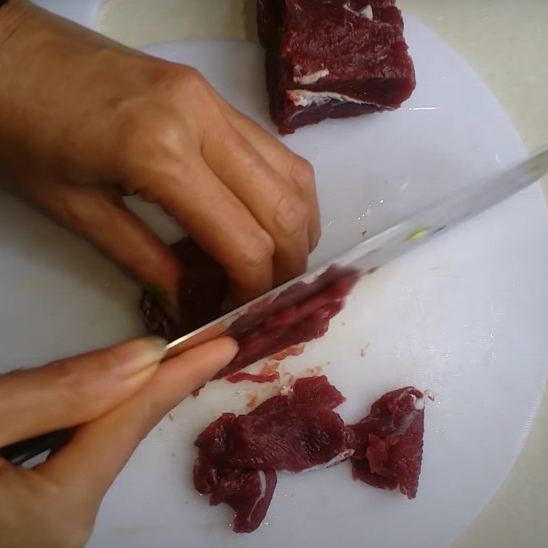 Step 1 Prepare the buffalo meat Stir-fried Buffalo Meat with Celery