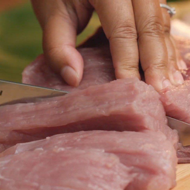 Step 1 Prepare the meat and pork fat for Pork Sausage with a Blender