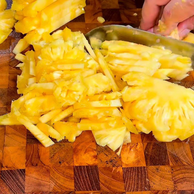 Step 3 Prepare pineapple Da Lat seeds with tamarind