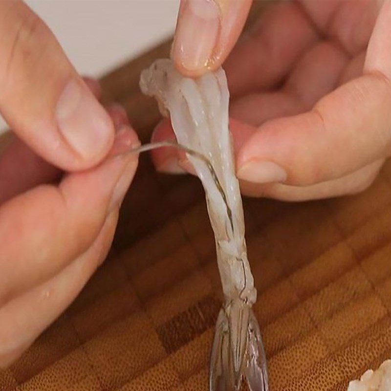 Step 1 Prepare the shrimp Shrimp in coconut milk