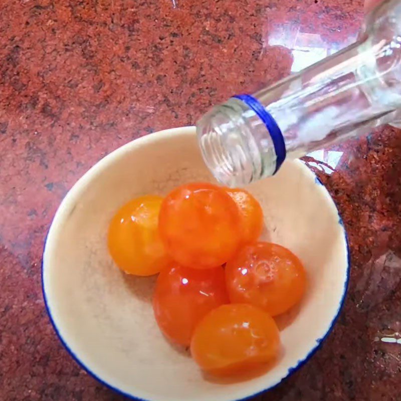 Step 1 Prepare salted eggs for chia seed salted egg cookies