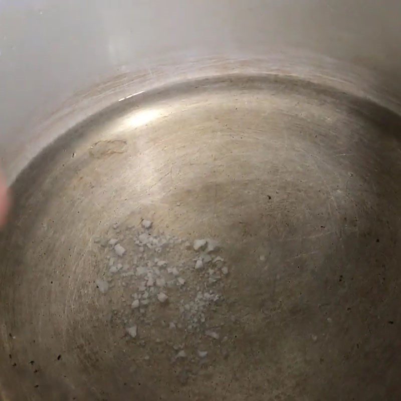 Step 1 Prepare and briefly boil the chicken neck Five-Spice Chicken Neck using an air fryer