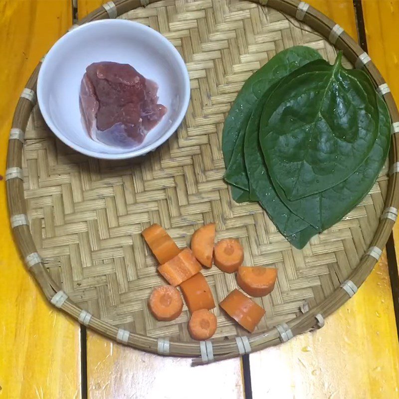 Step 1 Prepare and boil the pork and carrots for Pork and Water Spinach Porridge