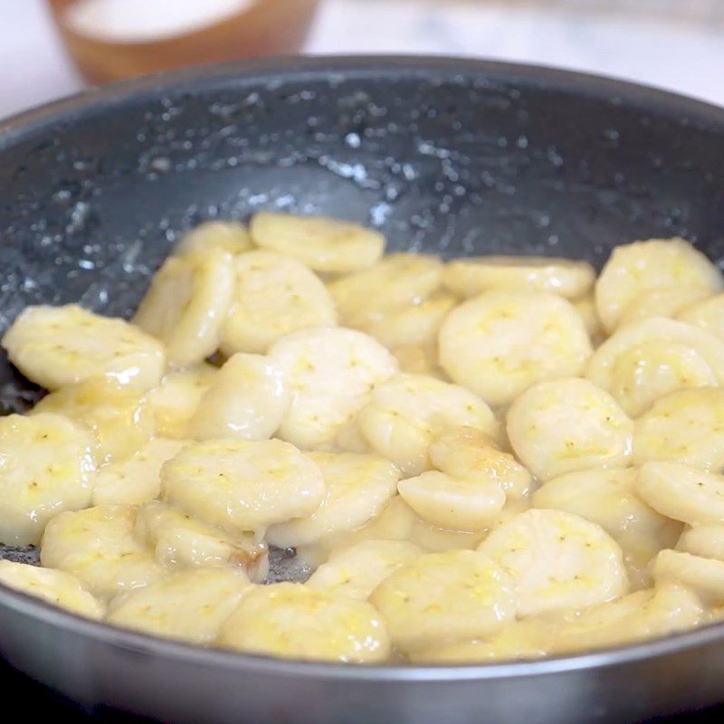 Step 1 Prepare and sauté the bananas Baked Banana Cake using a rice cooker