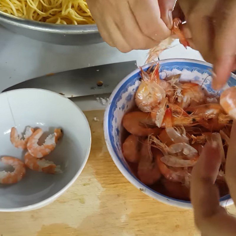 Step 1 Prepare and blanch the shrimp for Stir-fried Mixed Noodles