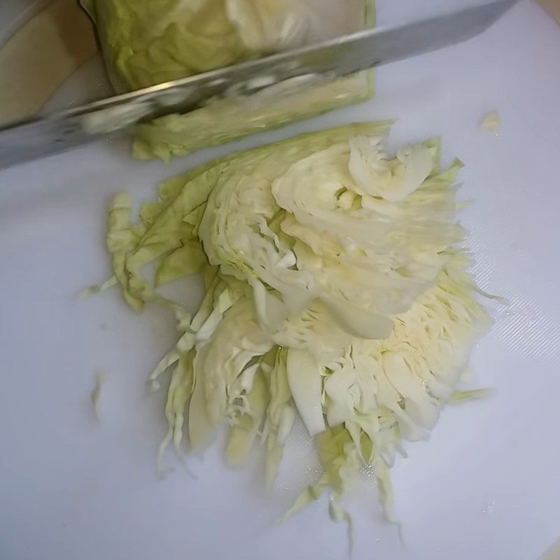 Step 1 Prepare the ingredients for Stir-fried Cabbage with Beef