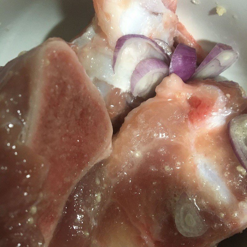 Step 1 Prepare and marinate beef for Beef Papaya Soup