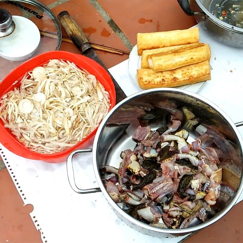 Step 2 Prepare other ingredients Frog braised with banana flower