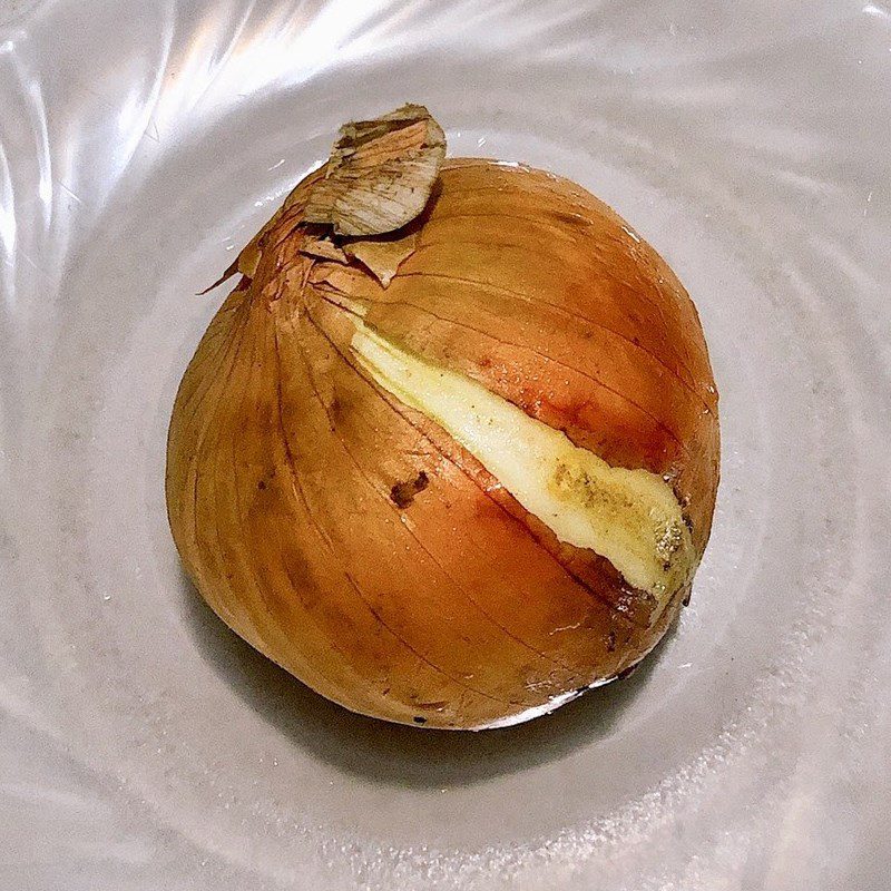 Step 1 Prepare and stir-fry the onions Fried Eggs with Onions