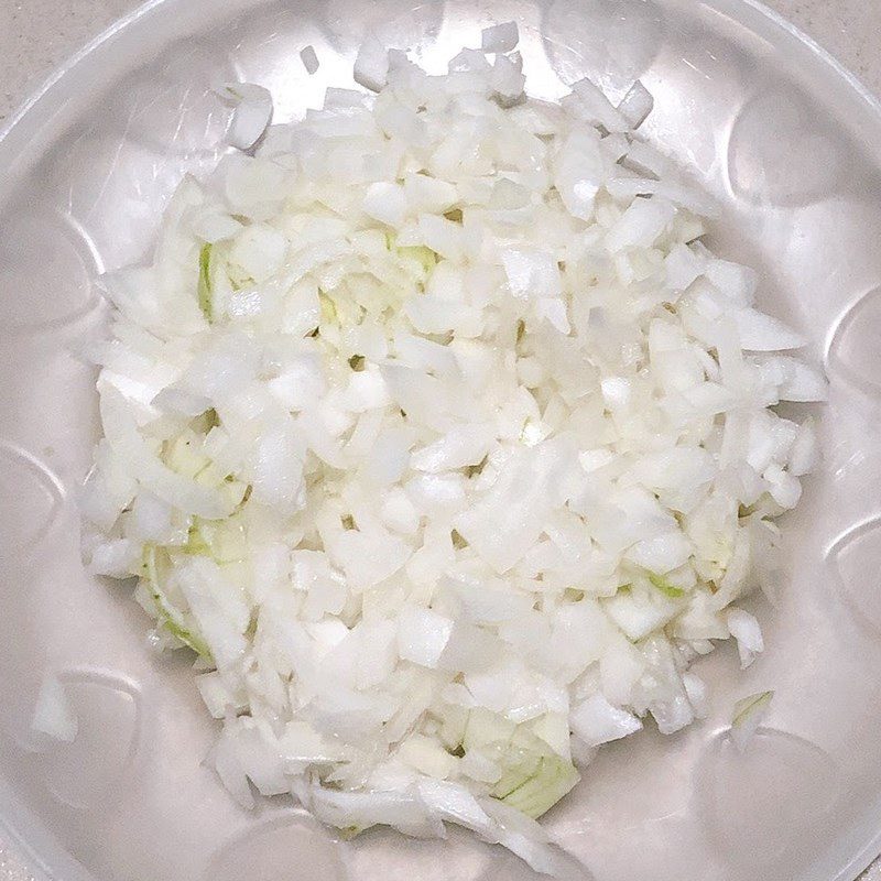 Step 1 Prepare and stir-fry the onions Fried Eggs with Onions