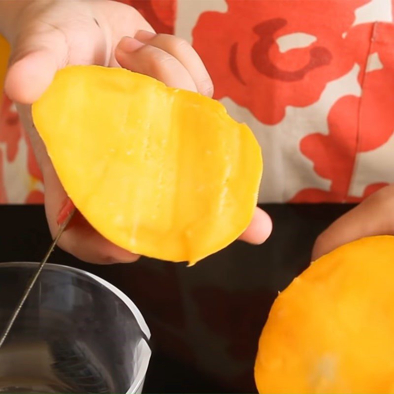 Step 2 Prepare and blend the mango for egg-free mango flan