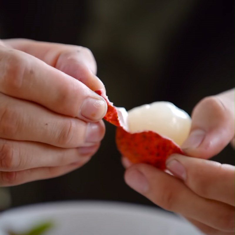 Step 1 Prepare lychee Yogurt stuffed lychee (elsa lychee) ice