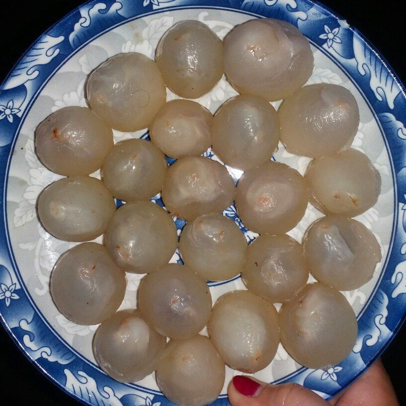 Step 1  Prepare the Lychees for Lychee Jelly