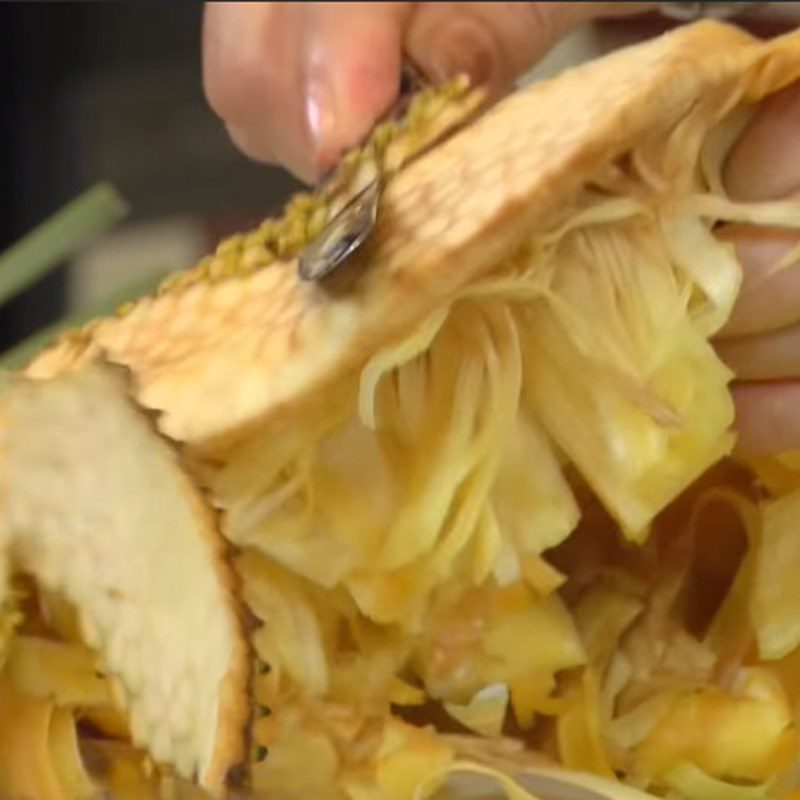 Step 1 Prepare jackfruit fibers Stewed jackfruit fibers with lemongrass and chili