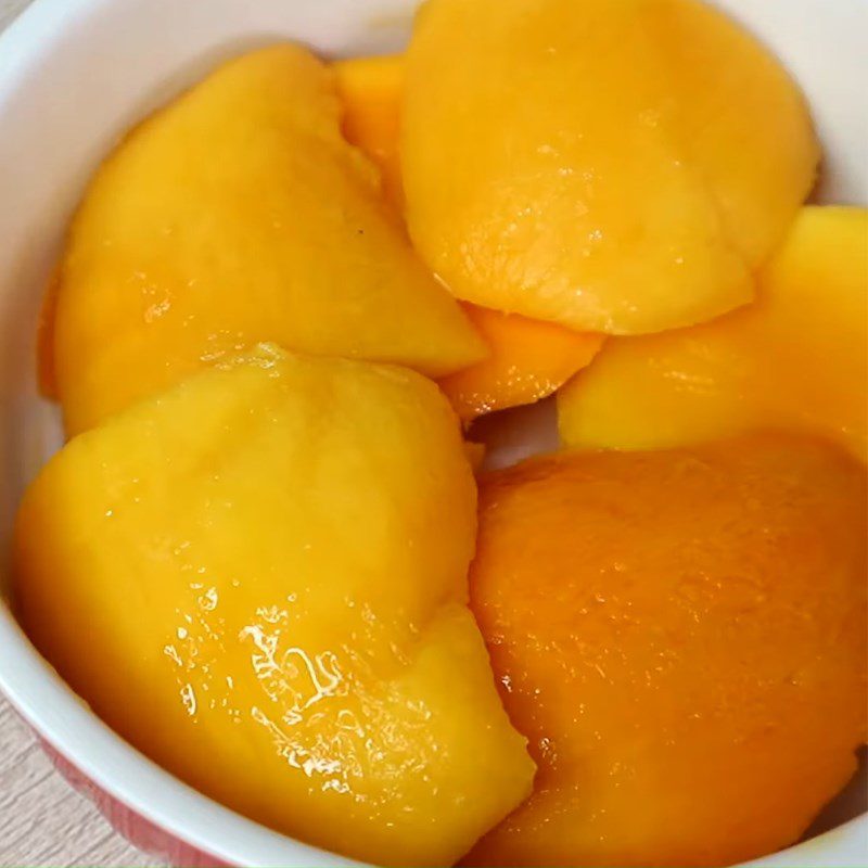 Step 3 Prepare the mango Mochi cake with mango filling