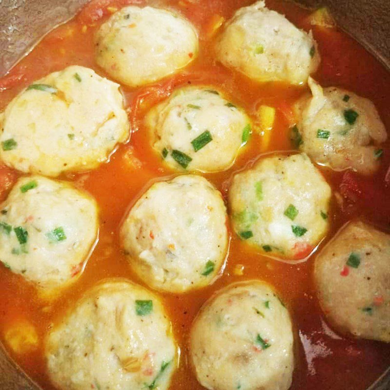 Step 5 Fish cake sauce with tomatoes Fish cake wrapped in quail eggs with tomato sauce