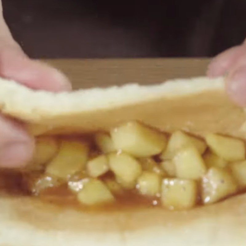 Step 2 Apple Sauce and Fill the Crunchy Apple Sauce Sandwich