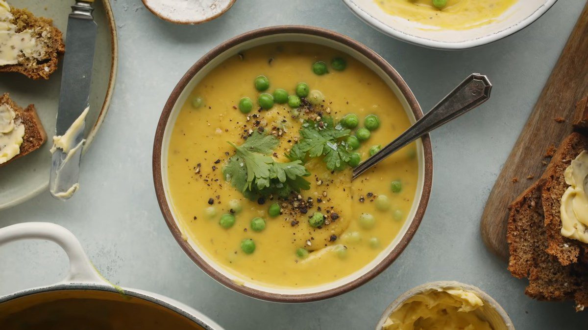 Creamy pureed vegetable soup