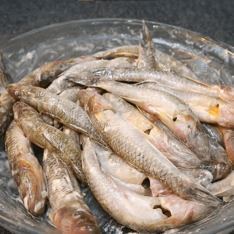 Step 2 Coat Goby Fish with Flour for Fried Goby Fish with Betel Leaves