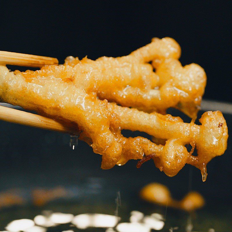 Step 5 Coat with Flour and Fry the Mushrooms Crispy Fried Enoki Mushroom Wrapped in Seaweed