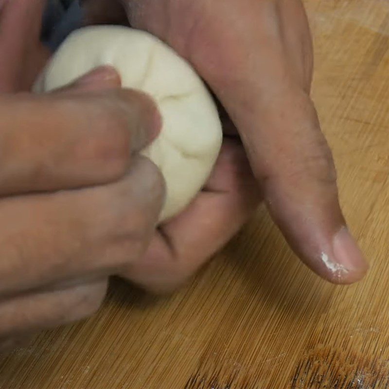 Step 4 Shaping the pate bun Fried pate buns