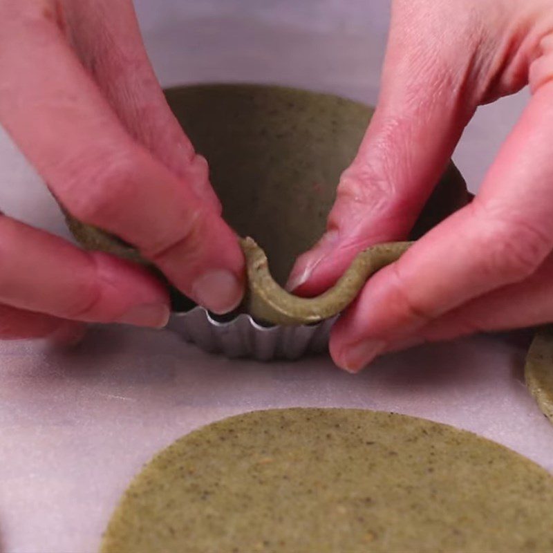 Step 2 Shape the tart base for Lychee Jasmine Tea Tart