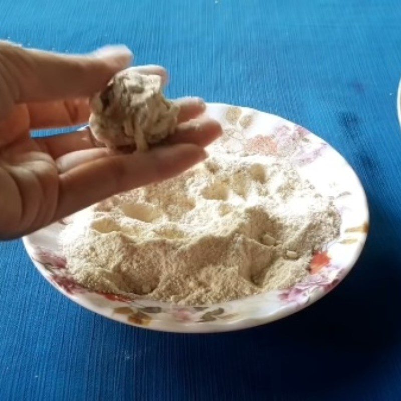 Step 3 Shaping and frying meatballs Vegan meatballs from mushrooms and vegetables