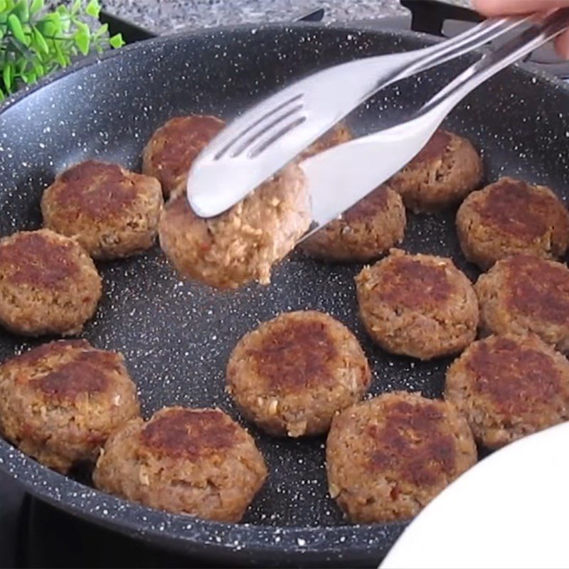 Step 3 Shape and pan-fry the meatballs for grilled eggplant rolls