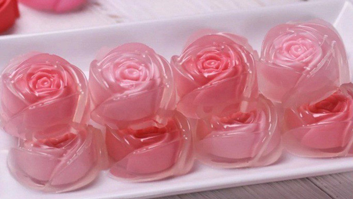 Two-layer rose jelly