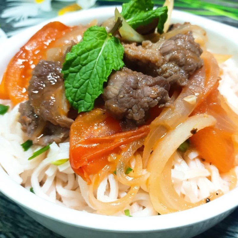 Step 4 Final product Stir-fried rice noodles with beef