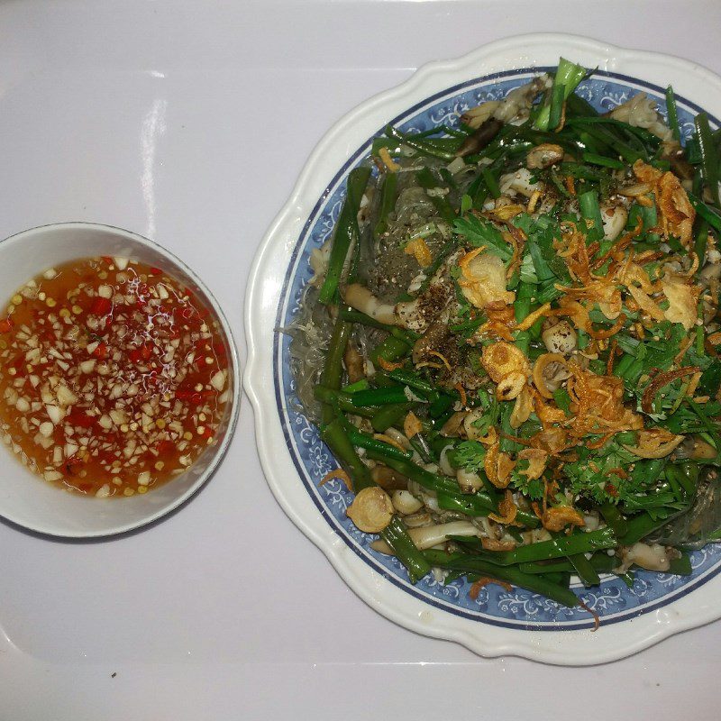 Step 4 Final product Stir-fried razor clams with vermicelli