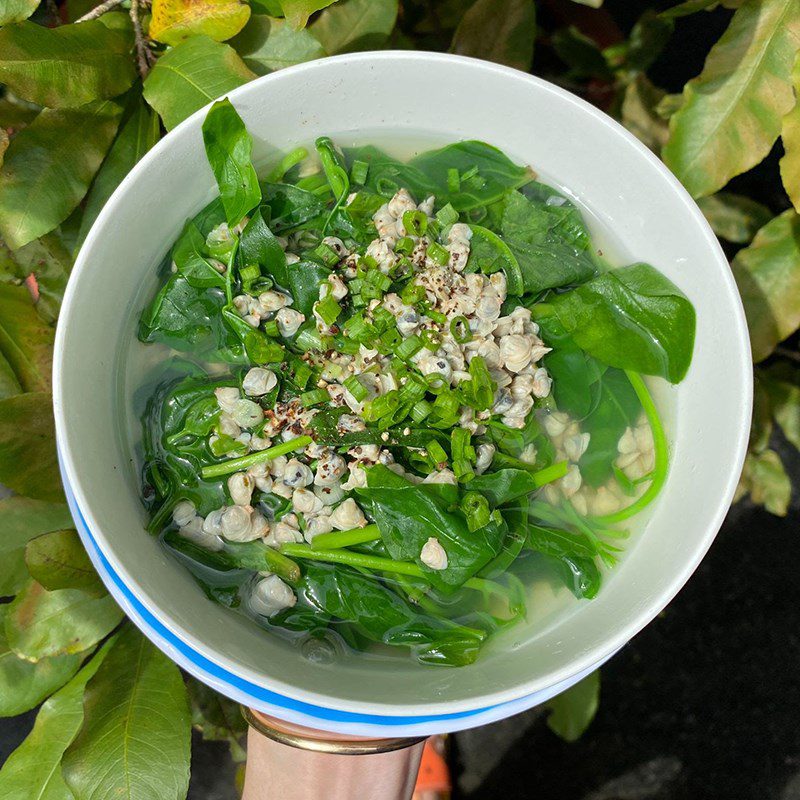 Step 3 Final product Clam soup with water spinach