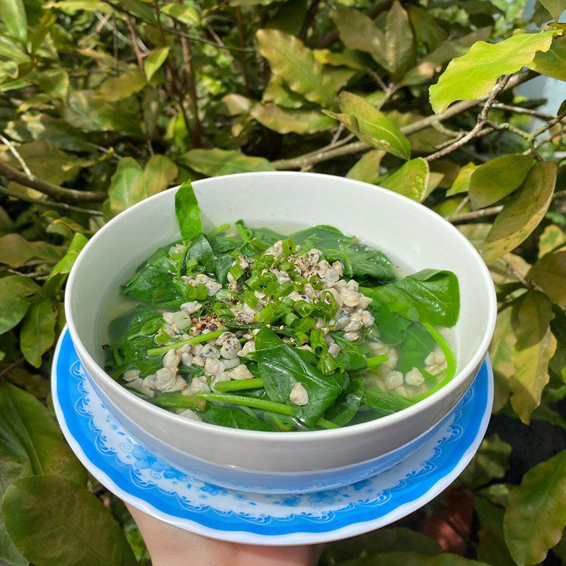 Step 3 Final product Clam soup with water spinach