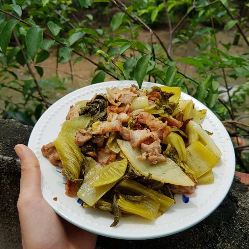 Step 3 Final Product Pickled cabbage (pickled vegetables) stir-fried with pork belly