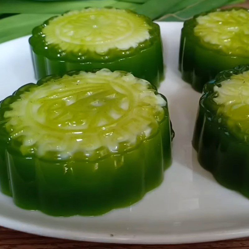 Step 5 Final product Mooncake with green tea jelly and salted egg yolk filling