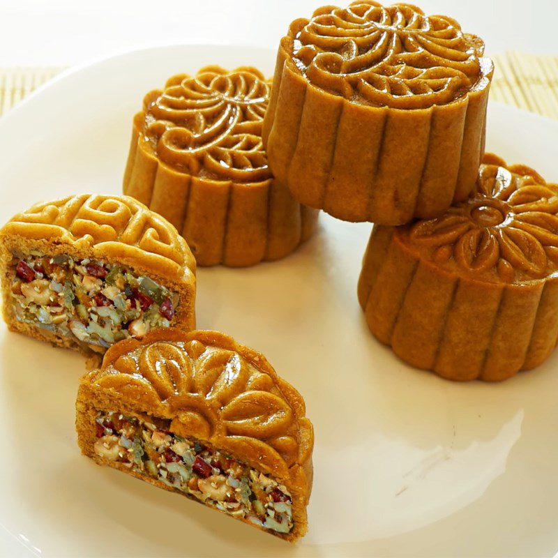 Step 6 Final product of vegetarian mixed nut mooncake