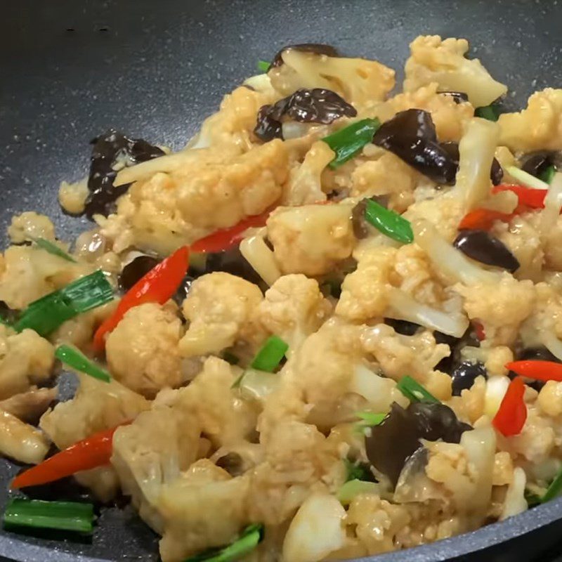 Step 5 Final Product Stir-fried Cauliflower with Mushrooms