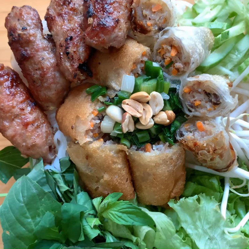 Step 7 Finished Product Grilled Pork Vermicelli with Spring Rolls